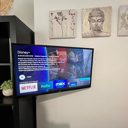 Modern Double Room With Fire Tv London Exterior photo
